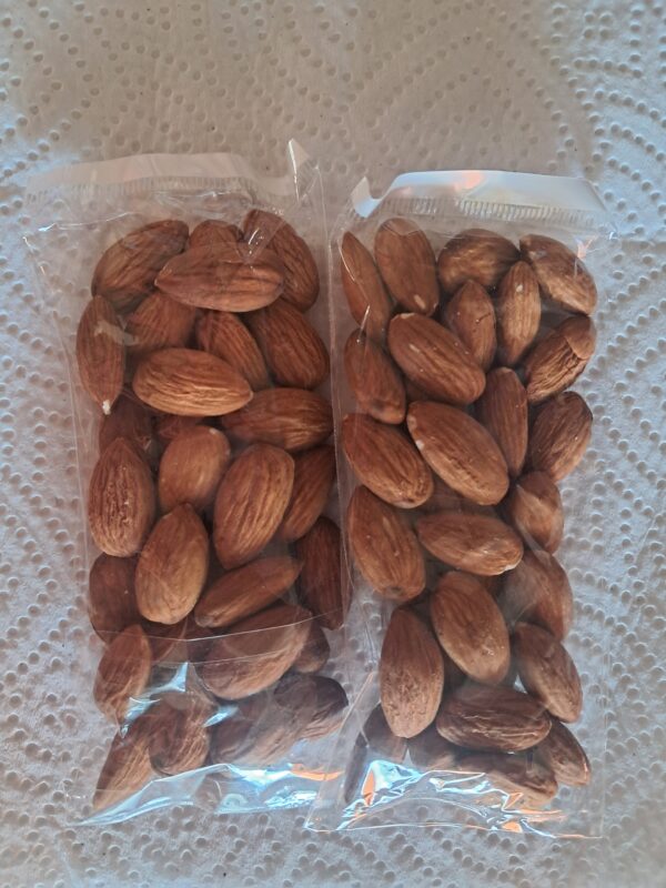 Almendras Naturales Enteras en Bolsita
