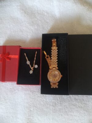 Set de Regalo Reloj y Collar Dorado para Mujer